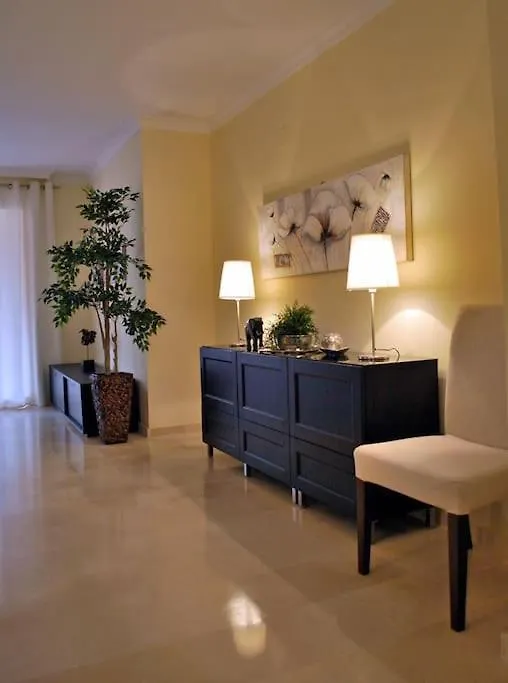R22 Three Bed Apartment With Spa Marbella